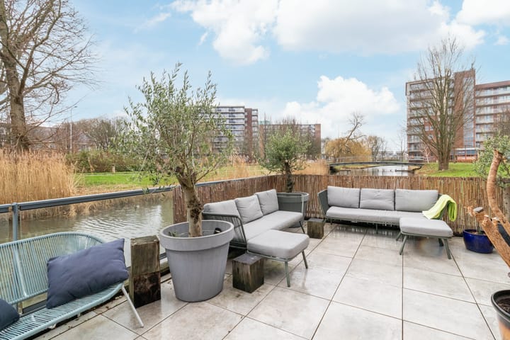 Foto 12 van Lessestraat 178