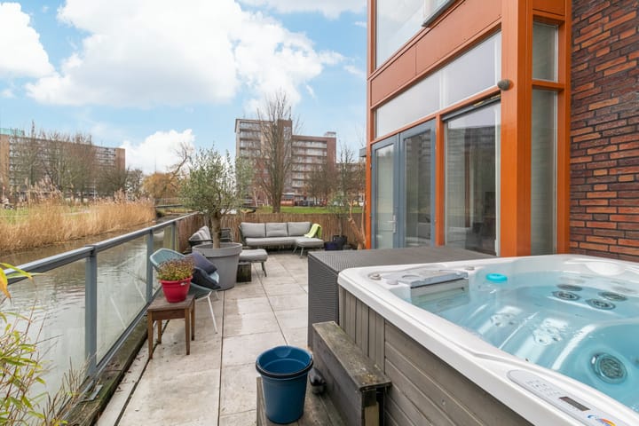 Foto 13 van Lessestraat 178