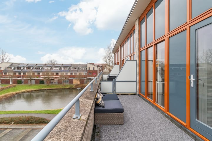 Foto 32 van Lessestraat 178