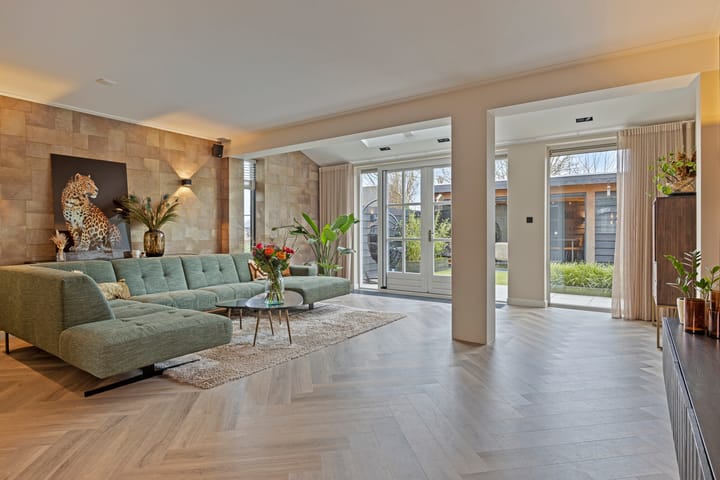 Foto 2 van Van Ruijsdaelstraat 11