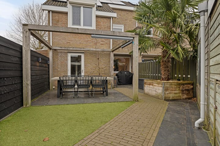 Foto 7 van Van Ruijsdaelstraat 11