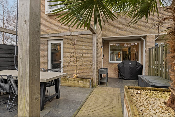 View photo 8 of Van Ruijsdaelstraat 11