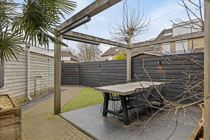 Foto 9 van Van Ruijsdaelstraat 11