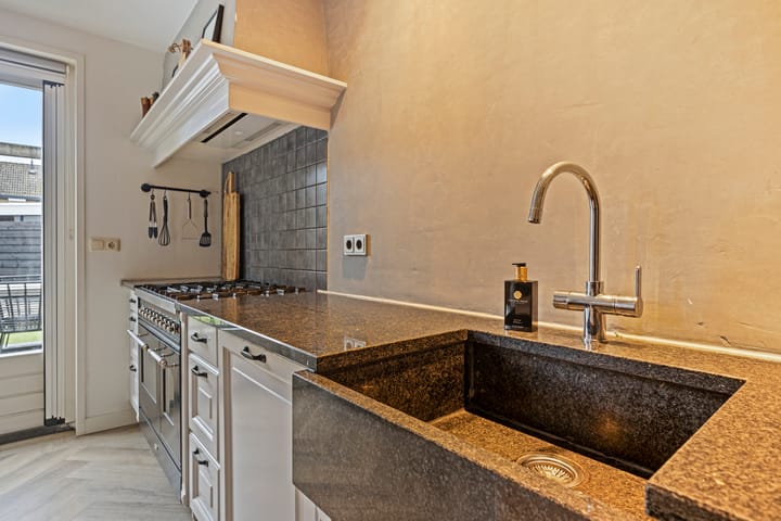 Foto 13 van Van Ruijsdaelstraat 11