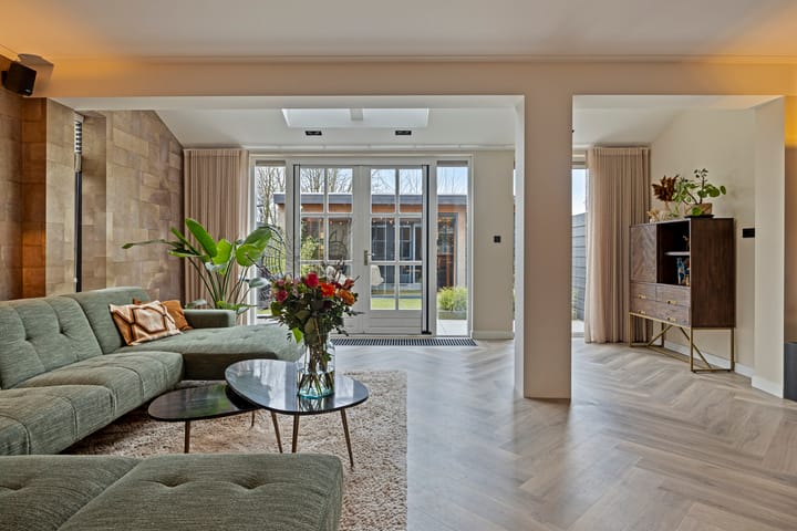 Foto 16 van Van Ruijsdaelstraat 11