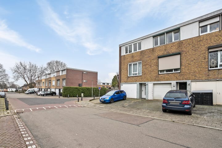 Foto 29 van De Gasperistraat 18