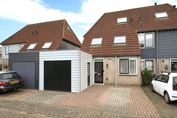 View photo of Weegbreestraat 5