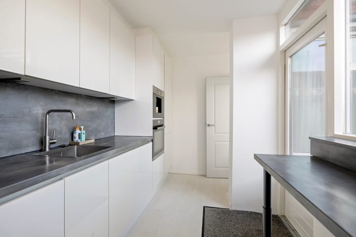 Photo 10 of Vechtstraat 21