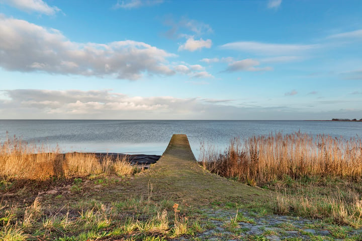 Bekijk foto 3 van IJsselmeerweg 12