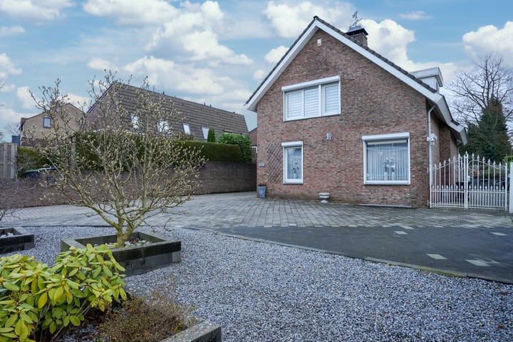 View photo 1 of Huisbergerstraat 71-A