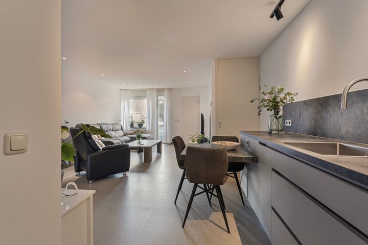 Foto 14 van Pastoor Hutschemakersstraat 20-A