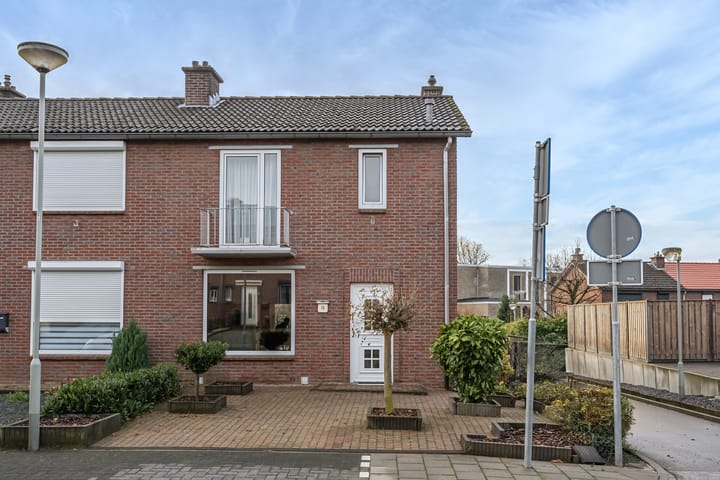 Foto 1 van Aartshertogenstraat 14