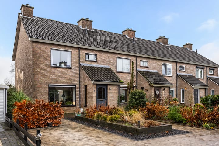 Foto 1 van Betsy Trompetterstraat 8