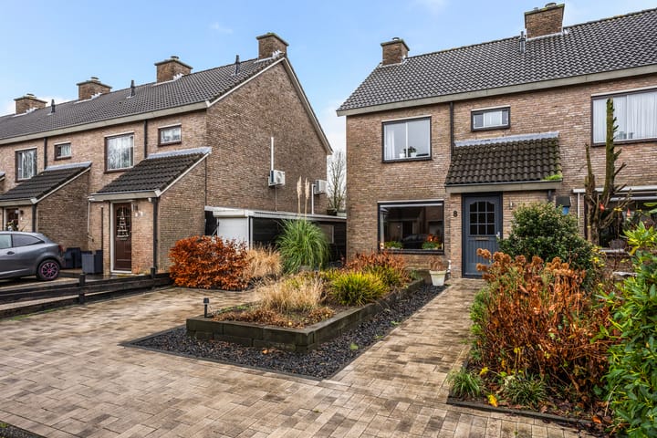 Foto 7 van Betsy Trompetterstraat 8