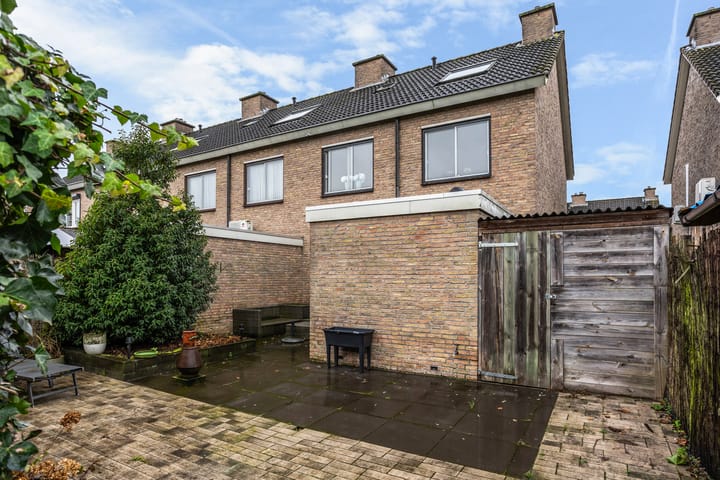 Foto 11 van Betsy Trompetterstraat 8