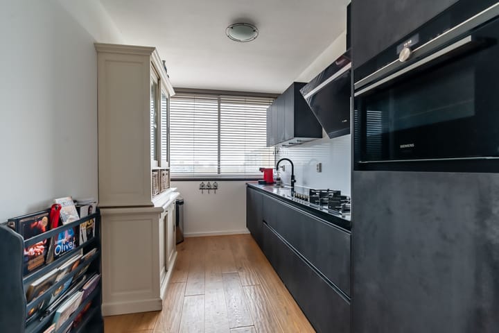 Foto 16 van Adama van Scheltemaplein 37