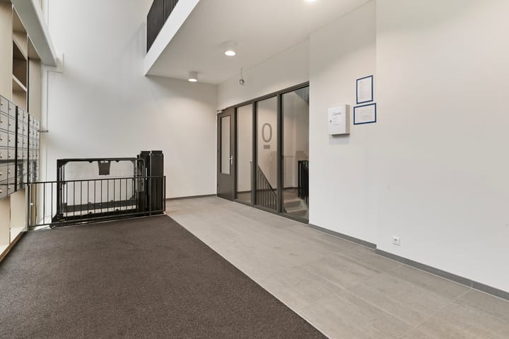 Photo 7 of Albertina Agnesstraat 44