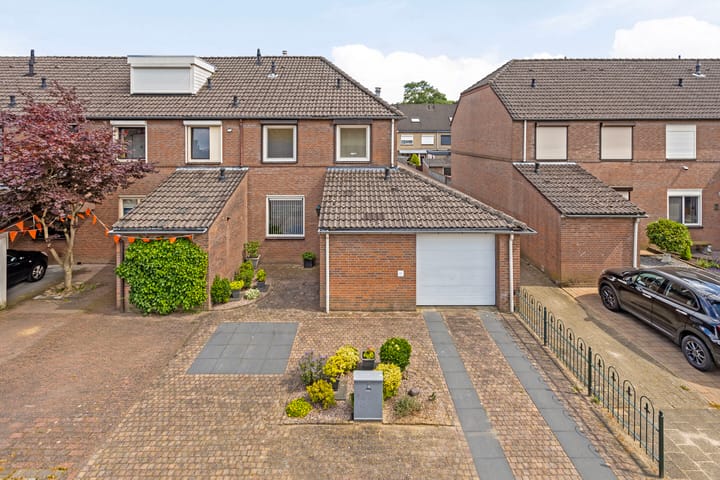 Foto 36 van Basaltstraat 38