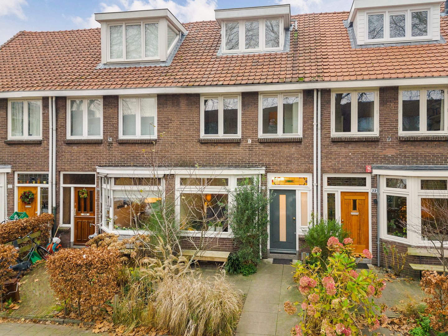 Foto 1 van Alexander Numankade 223