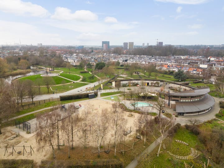 Foto 35 van Alexander Numankade 223