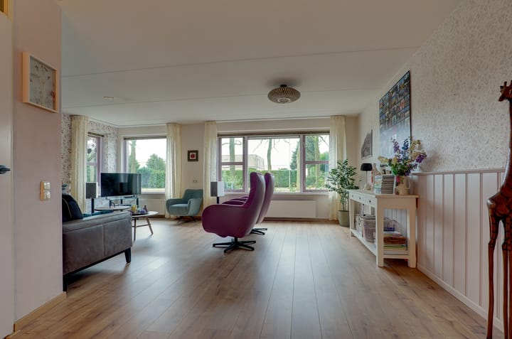 Foto 8 van Kristalstoep 70