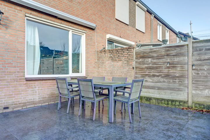 Foto 37 van Schout de Wagenerstraat 13