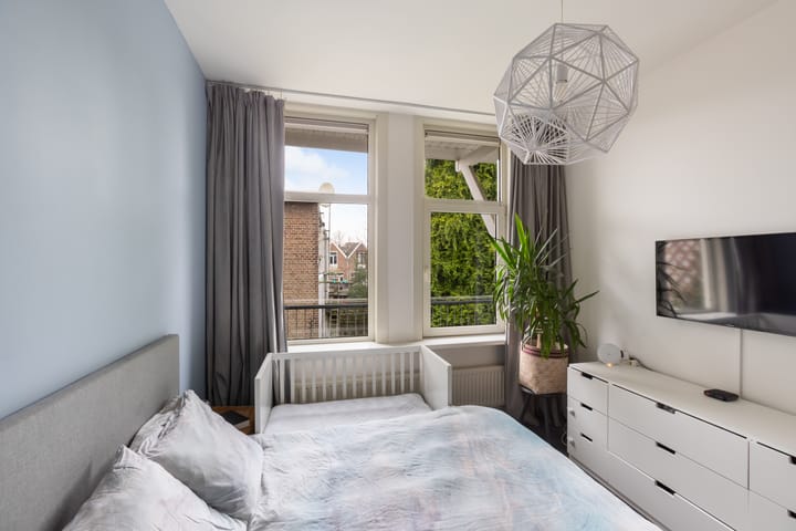 Foto 33 van Brederodestraat 15