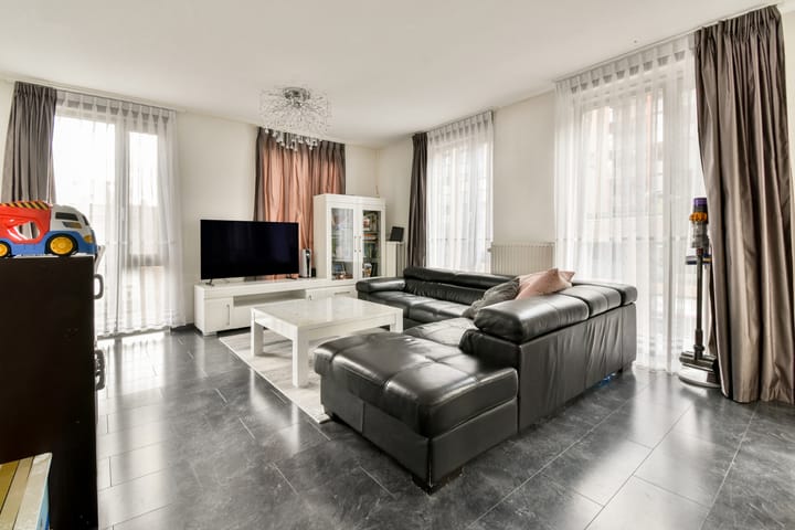 Photo 5 of Julius Pergerstraat 144