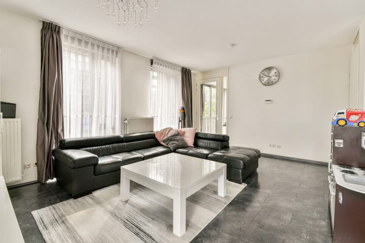 Photo 2 of Julius Pergerstraat 144