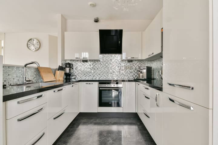 Photo 3 of Julius Pergerstraat 144