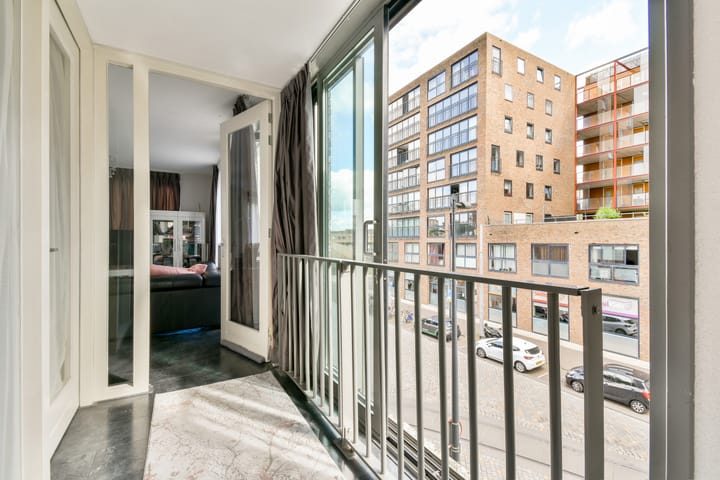 Photo 4 of Julius Pergerstraat 144