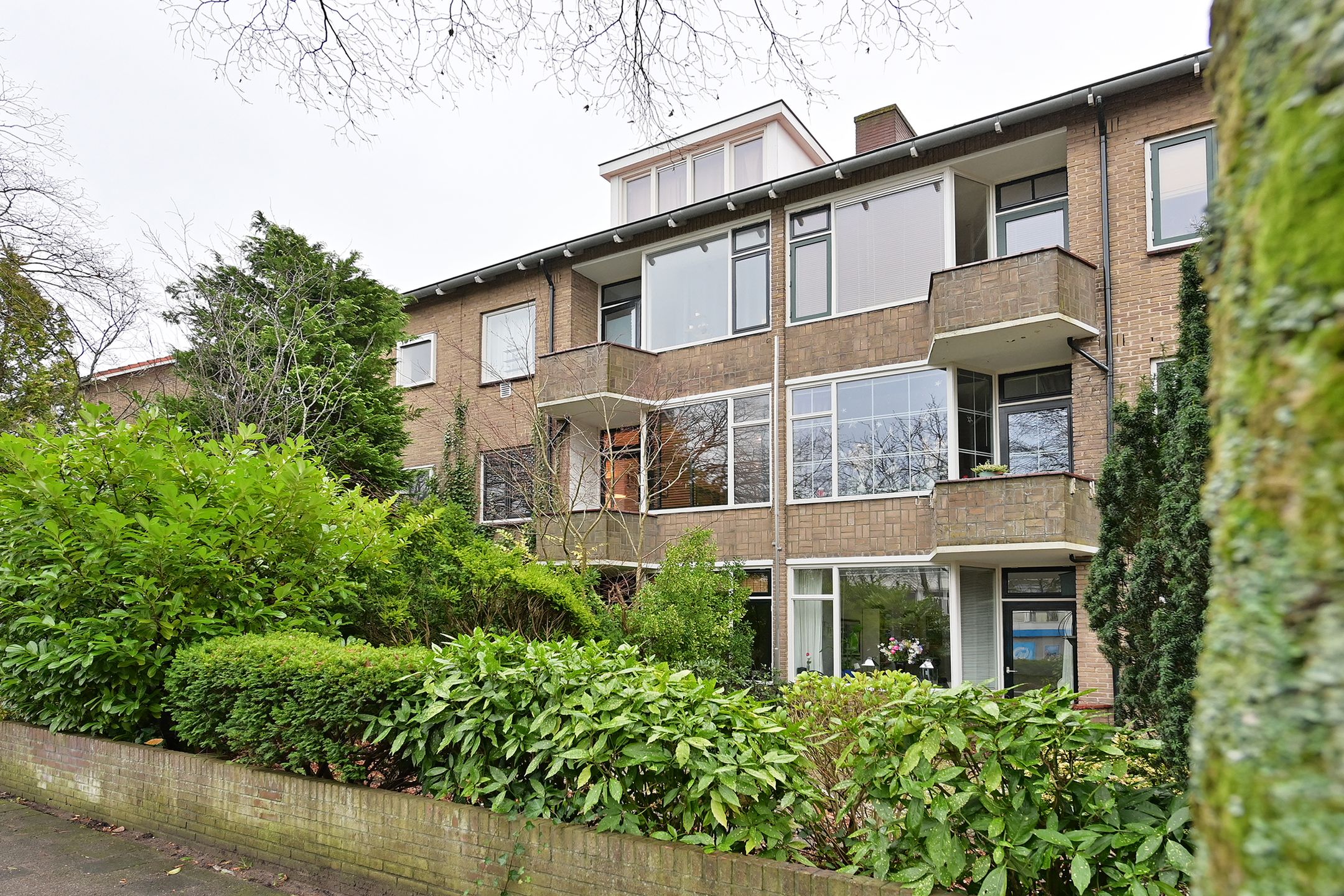 Admiraal de Ruyterlaan 83