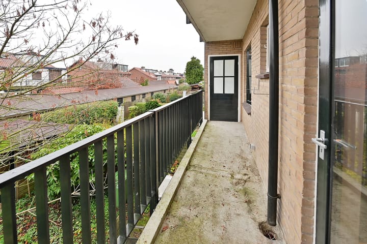 Foto 13 van Admiraal de Ruyterlaan 83