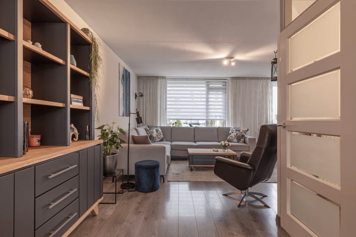 Foto 8 van H Roland Holstlaan 14