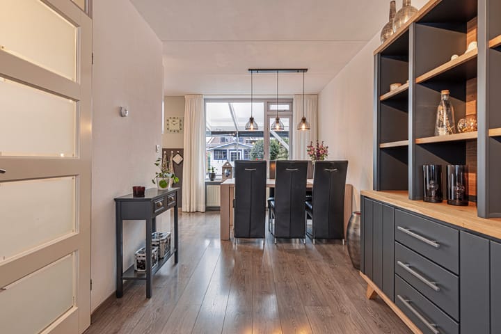 Foto 13 van H Roland Holstlaan 14