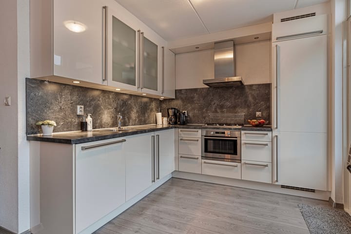 Foto 15 van H Roland Holstlaan 14