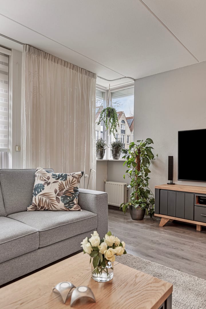 Foto 20 van H Roland Holstlaan 14