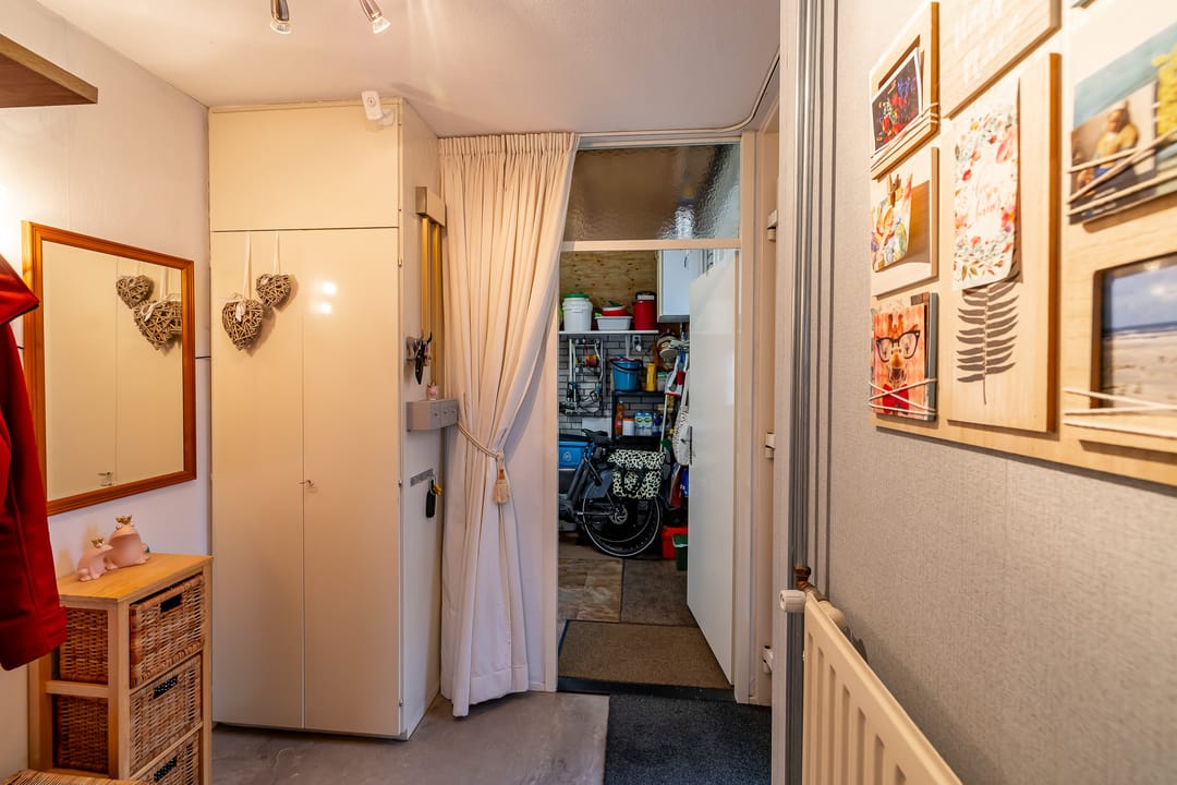 Photo 8 of Tegenhouder 19