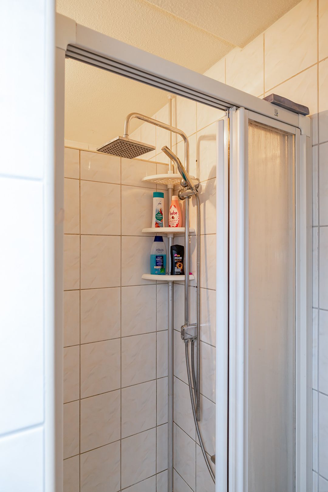 Photo 28 of Tegenhouder 19