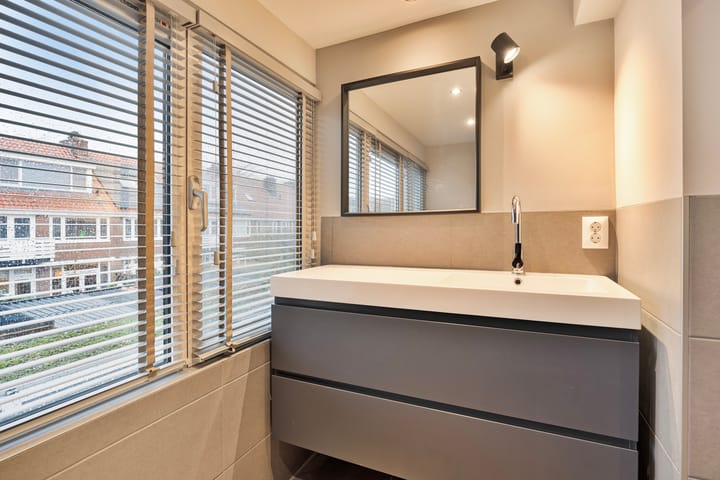 Foto 20 van De Genestetstraat 23