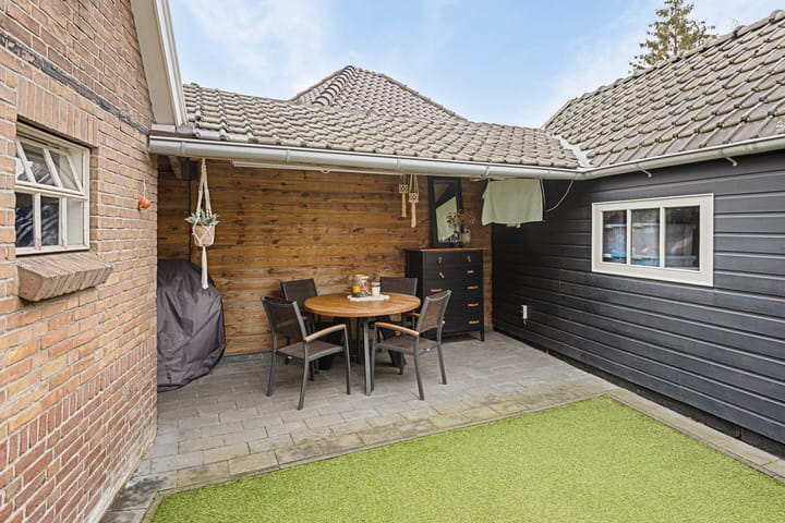 Photo 36 of Veenweg 9