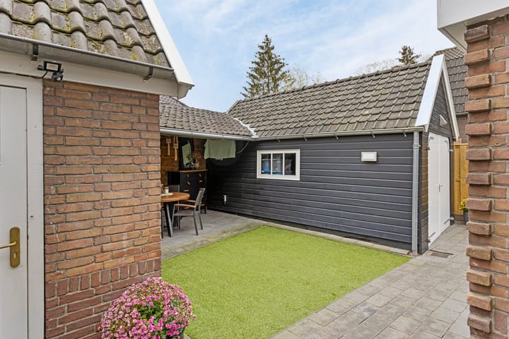 Photo 38 of Veenweg 9