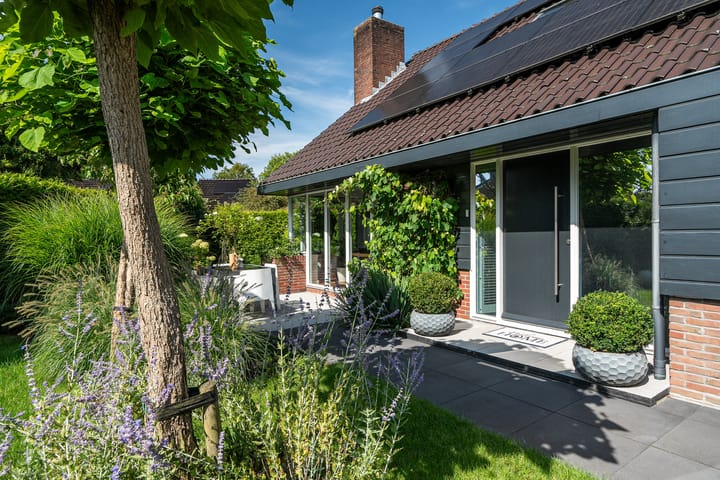 Foto 7 van Zwanebloem 5