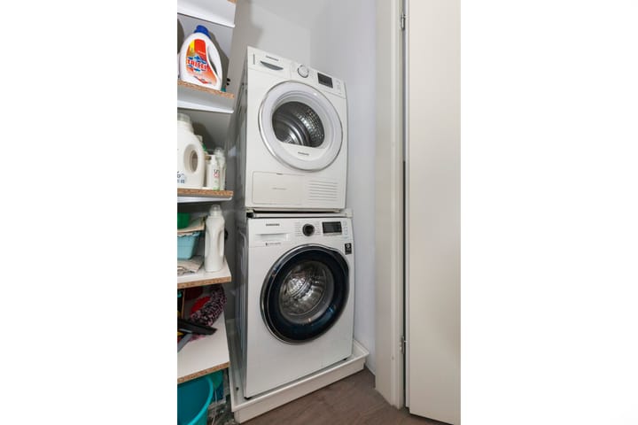 Photo 31 of Johan de Wittstraat 147