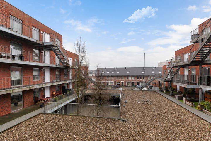 Photo 34 of Johan de Wittstraat 147