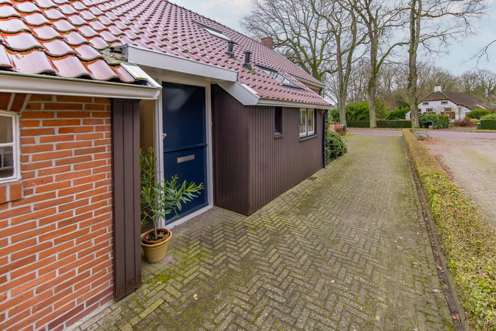 Bekijk foto 4 van Eeserstraat 31