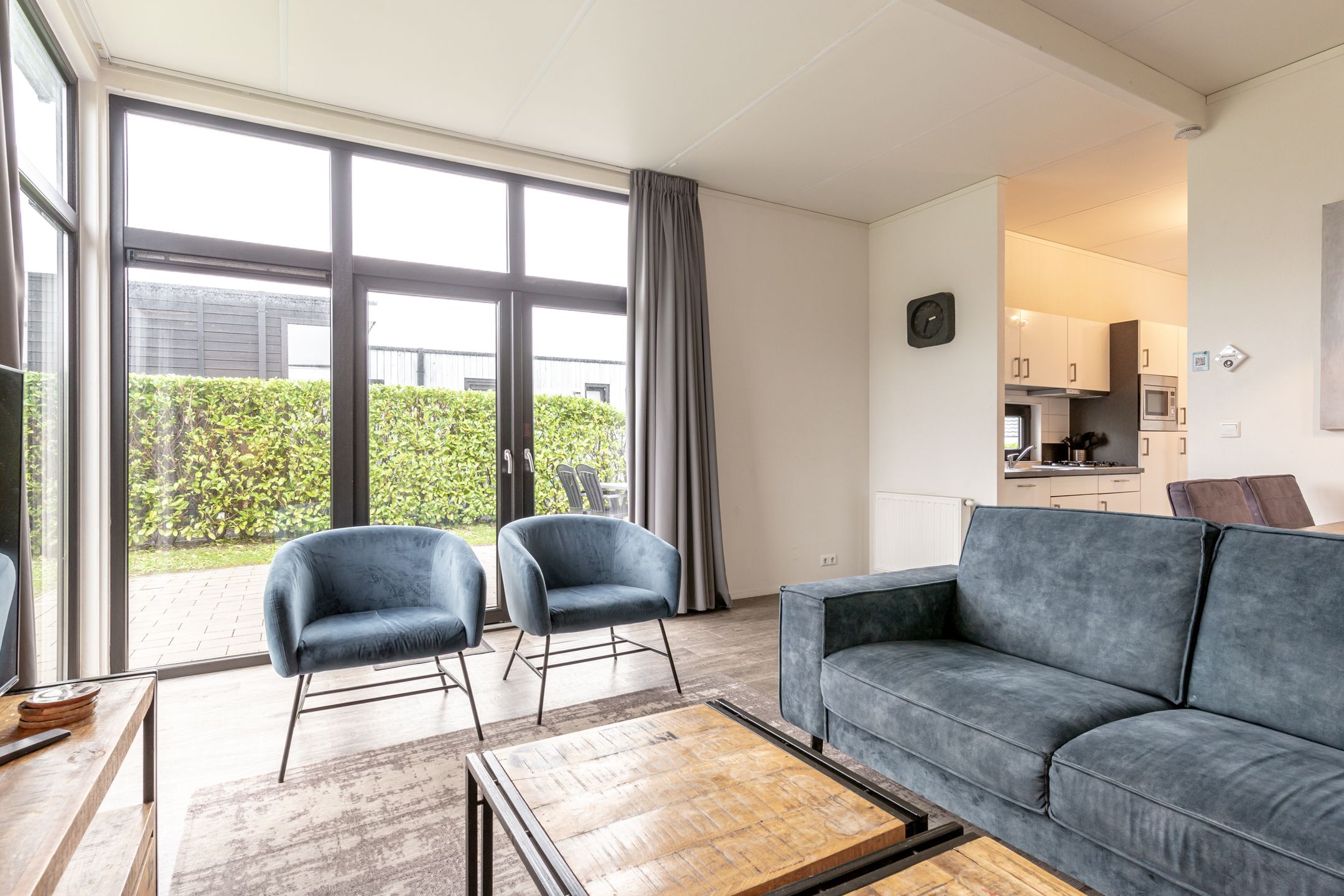2-bedroom freehold villa in Halfweg — photo 1 of 5