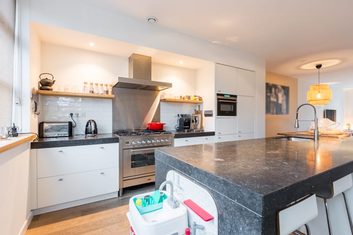 Photo 18 of Karperstraat 140