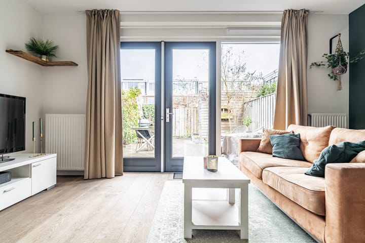 Foto 10 van De Genestetstraat 81