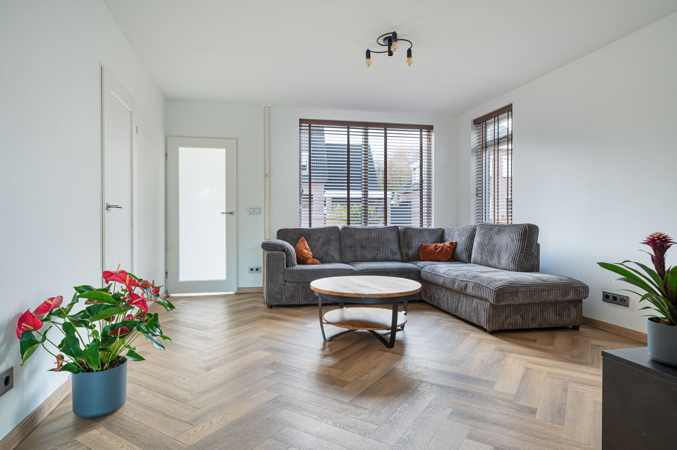 Foto 6 van Den Hof 8